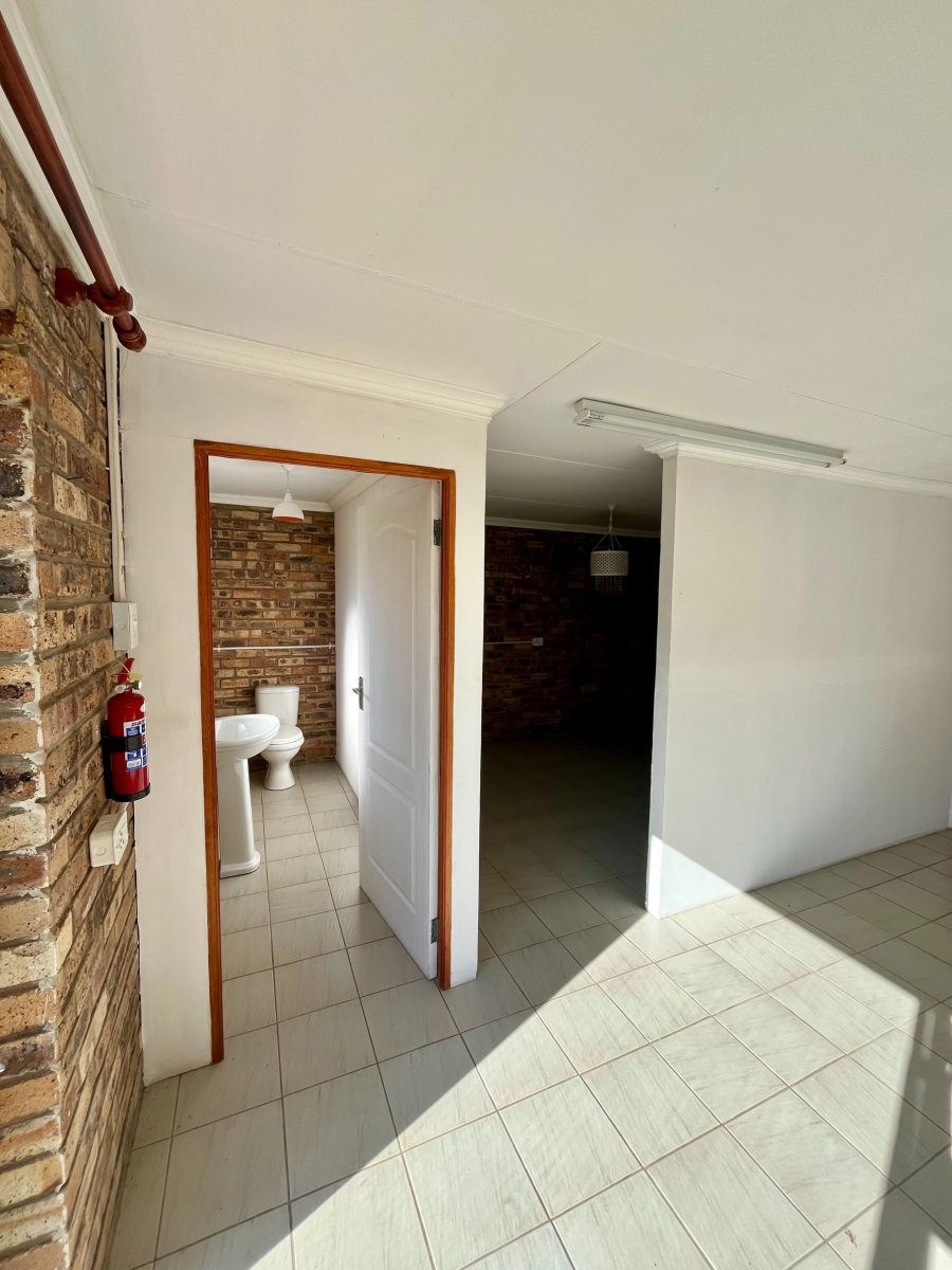 4 Bedroom Property for Sale in Flamwood North West